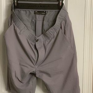 Men’s golf shorts